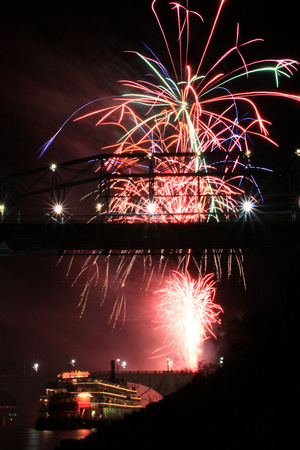 Chattanooga, "Dixie Queen", TN, Tennessee, dark, fireworks, "grand illumination", night, "walnut street bridge"