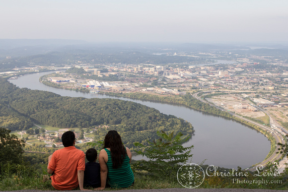 family photo shoot, portraits, photographs, pictures, professional, &quot;christine lewis photography&quot;, rock city, chattanooga, tn, tennessee, lookout mountain, pointe park, tennessee river, moccasin bend