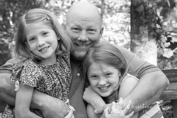 Chattanooga Nature Center, family portraits, discovery forest treehouse, photo shoot, professional, session, Chattanooga, tn, tennessee, father, daughters, laughing, grinning