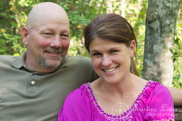 Chattanooga Nature Center, family portraits, discovery forest treehouse, photo shoot, professional, session, Chattanooga, tn, tennessee, couple, husband, wife, pink