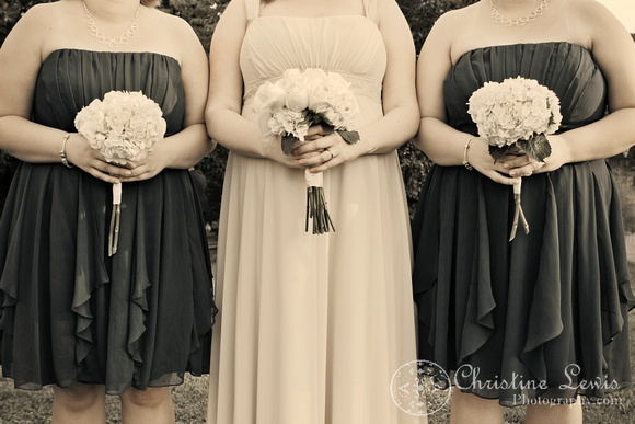 Weddng Chapel of Chattanooga, professional photography, photographer, posed pictures, bridal party, flowers