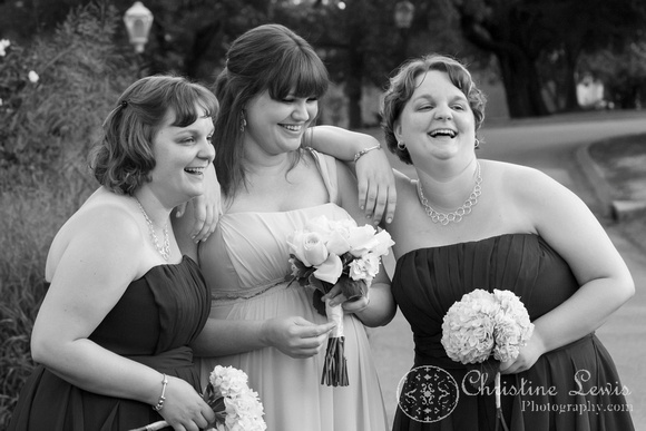 Weddng Chapel of Chattanooga, professional photography, photographer, posed pictures, black and white, laughing, bridal party