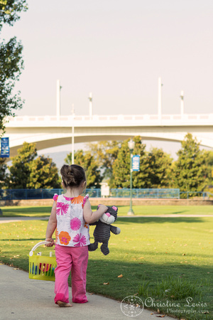 family portraits, pictures, professional, chattanooga, tn, tennessee, park, lifestyle, Coolidge, 2 year old, girl