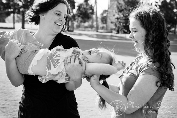 family portraits, pictures, professional, chattanooga, tn, tennessee, park, lifestyle, Coolidge, sisters, tickling, 2 year old, girl