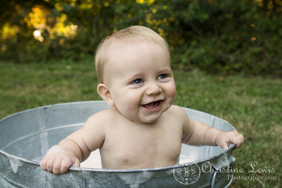 children, 6 months old, photo shoot, portraits, professional, &quot;christine lewis photography&quot;, tub, bubble bath, suds, baby, laughing, boy