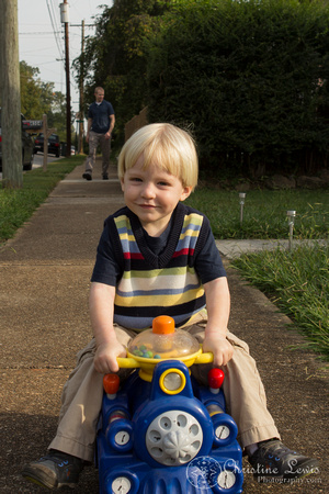 family photography, chattanooga, tn, tennessee, session, photo shoot, professional, st elmo, boys, sons, mother, father, lifestyle, portrait, sidewalk, playing, tricycle