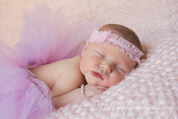 newborn session, chattanooga, tn, professional, christine lewis photography, soddy daisy, tennessee, pink, tutu