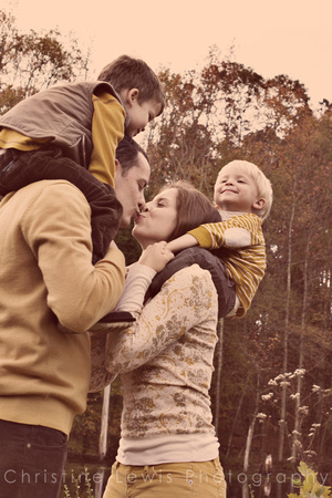 chattanooga, "christine lewis photography", families, family, photographer, photographs, pictures, portraits, professional, tennessee, tn, vintage, sons, parents, sitting on her shoulders, vw park, en