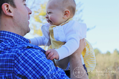 daddy, daughter, father, laughing, lifestyle, portraits, one year old, first birthday, professional, photographs, pictures, chattanooga, tennessee, tn, dayton