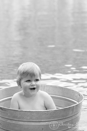 children, portraits, lifestyle, photographs, pictures, professional, laugh, boy, lake, chattanooga, tn, soddy daisy, tennessee, tub, black and white