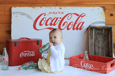 coca cola classic, coke, vintage, antiques, baby, one year old, first birthday, lifestyle photography, pictures, photographs, dayton, tennessee, chattanooga