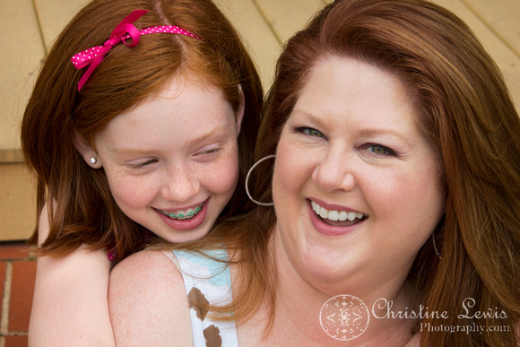 family portrait, lifestyle, chattanooga, tennessee, tn, outdoor, &quot;christine lewis photography&quot;, mother daughter, outdoor, natural,
