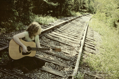 senior portraits, home school, photographs, pictures, christine lewis photography, photographer, chattanooga, tennessee, tn, professional, girl, curly hair, guitar, railroad tracks, unique, vintage, angled, musician