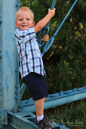 children photography, pictures, portraits, professional, Coolidge Park, blue, walnut street bridge
