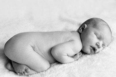 newborn, chattanooga, tennessee, tn, cleveland, portraits, lifestyle, photography, black and white, booty, bottom, peaceful, pictures, photographs