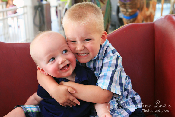 children photography, pictures, portraits, professional, Coolidge Park, carousel, brothers