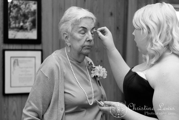 chattanooga nature center, tn, tennessee, professional, photographs, wedding, outdoor, natural, getting ready, girls, grandmother