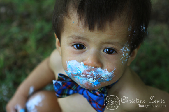 baby portraits, child, one year old, smash cake, icing, bowtie, messy, cute, chattanooga, tennessee, tn, professional photographs