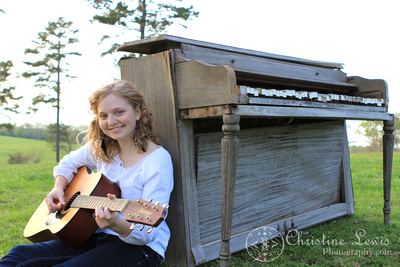 chattanooga, tennessee, senior portraits, home school, photographs, pictures, christine lewis photography, professional, curly hair, blonde, old piano, guitar, musician, unique