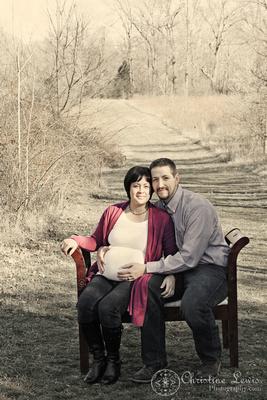 couple, father, mother, maternity, pregnancy, on location, outdoor, lifestyle portraits, chattanooga, tennesseee, photographer