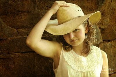 chattanooga, tennessee, senior portraits, home school, christine lewis photography, curly, blonde, girl, female, photographs, professional, western, country, cowgirl, family heirloom, cowboy hat, vintage