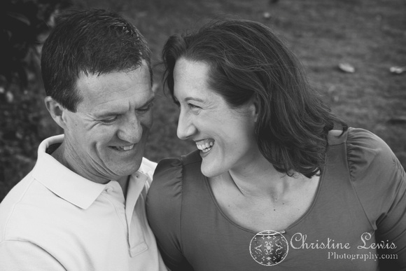 family photo shoot, portrait session, chattanooga, TN, downtown, coolidge park, "Christine Lewis Photography", outdoor, natural, lifestyle photography, black and white