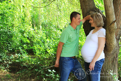 old woolen mill, cleveland, tennessee, tn,  maternity, professional photographer, portraits, tree, weeping willow, first time parents, couple, leaning, outdoor