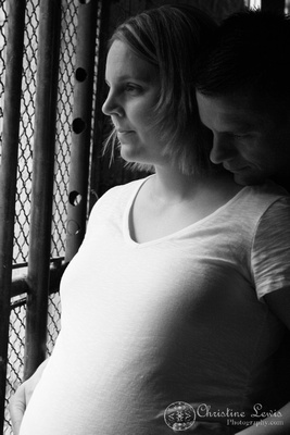 old woolen mill, cleveland, tennessee, tn, abandoned building, maternity, professional photographer, portraits, black and white, couple, first time parents