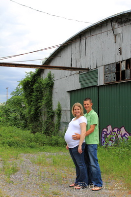 old woolen mill, cleveland, tennessee, tn, abandoned building, brick, maternity, professional photographer, portraits, graffiti