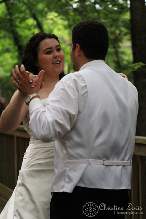 chattanooga nature center, tennessee, tn, outdoor, wedding, natural, professional, photographs, portraits, pictures, reception, discovery forest treehouse, first dance, bride and groom