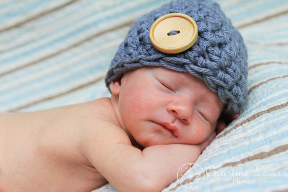 newborn photography, professional, infant, chattanooga, tennessee, tn, baby, boy, knit hat, stripes, sleeping