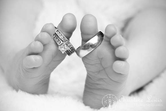 newborn photography, professional, infant, chattanooga, tennessee, tn, baby, boy, toes, rings, &quot;black and white&quot;, wedding band