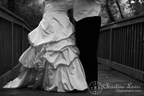 chattanooga nature center, tennessee, tn, outdoor, wedding, natural, professional, photographs, portraits, pictures, reception, discovery forest treehouse, first dance, bride and groom, black and white