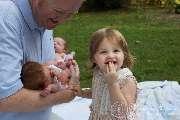 newborn photography, twins, chattanooga, tn, portraits, "christine lewis photography", baby, big sister, daddy
